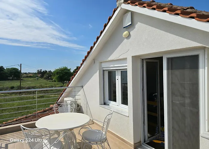 Athenas * Nea Plagia