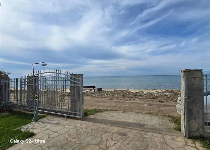 Athenas * Nea Plagia